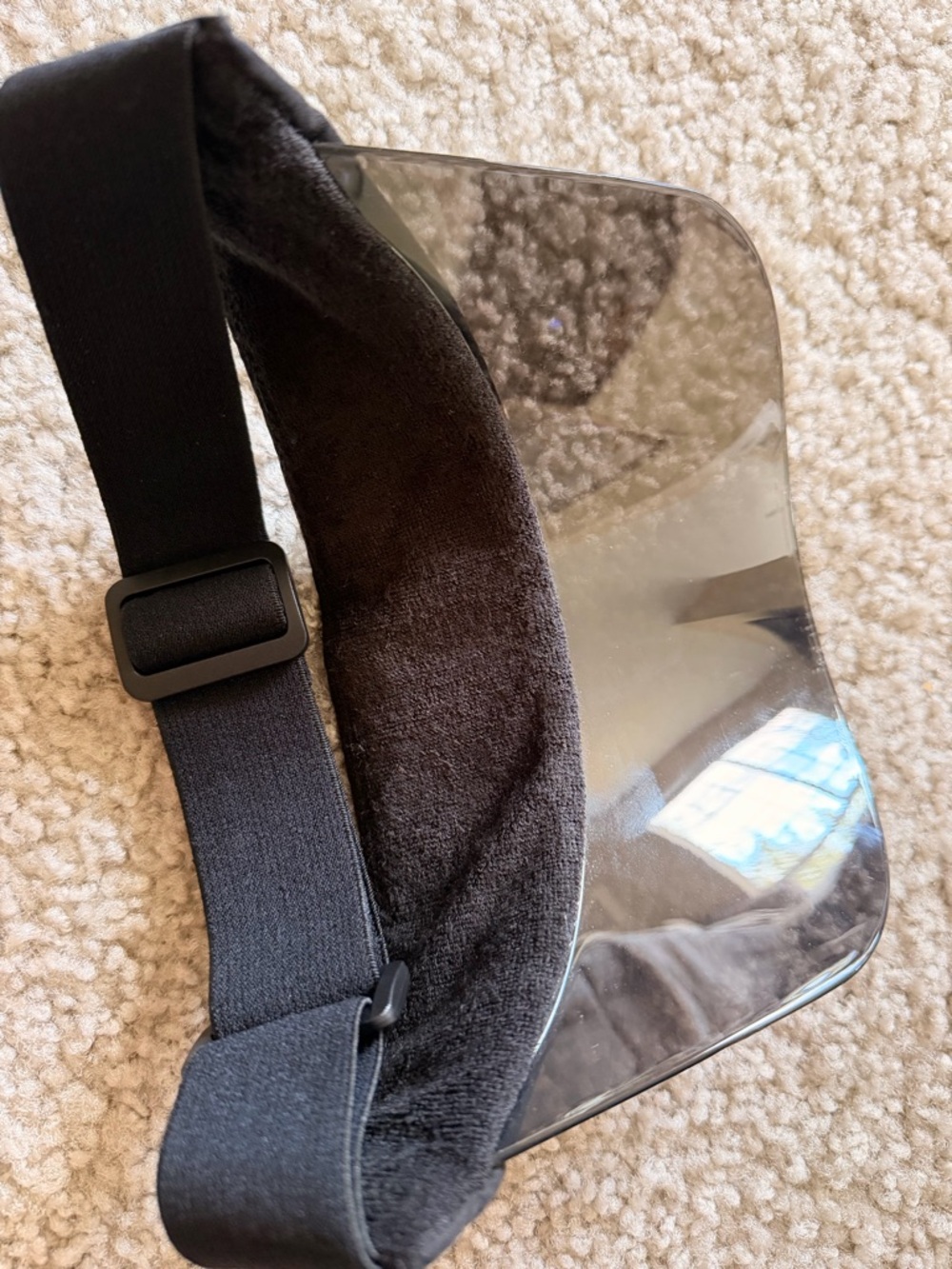 ALO Yoga Black and Gold Mirrored Visor - Picture 8 of 9